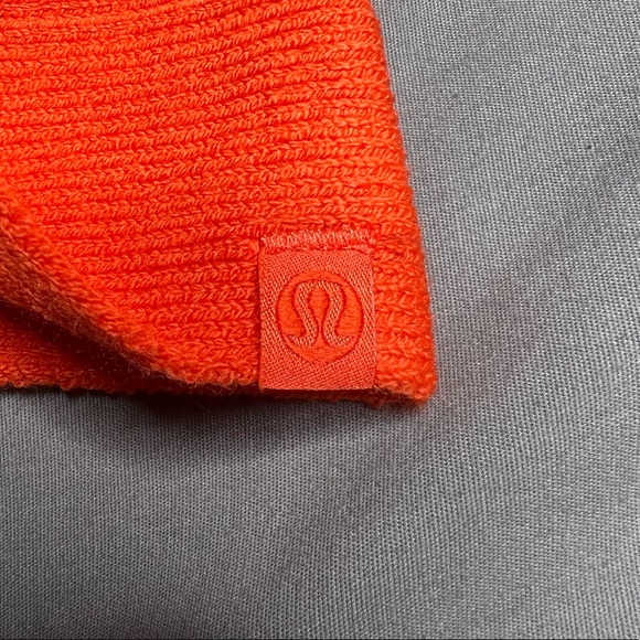 NWT Lululemon Twist Knit Ear Warmer Autumn Red (One Size) - Picture 5 of 12